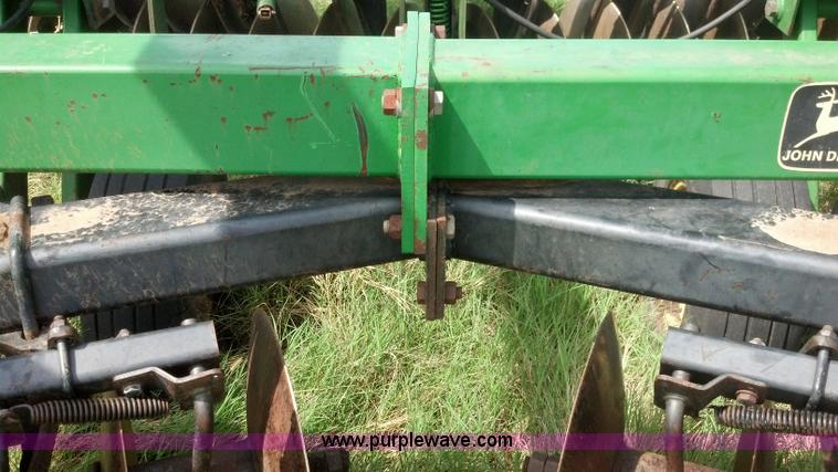 image for item AJ9387 John Deere 650 double off-set disk