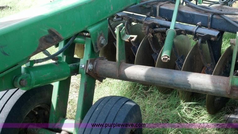 image for item AJ9387 John Deere 650 double off-set disk