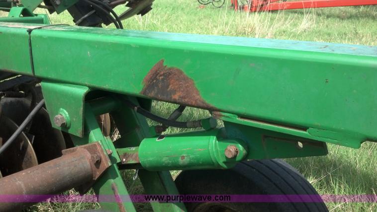 image for item AJ9387 John Deere 650 double off-set disk