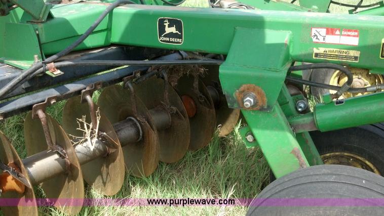 image for item AJ9387 John Deere 650 double off-set disk