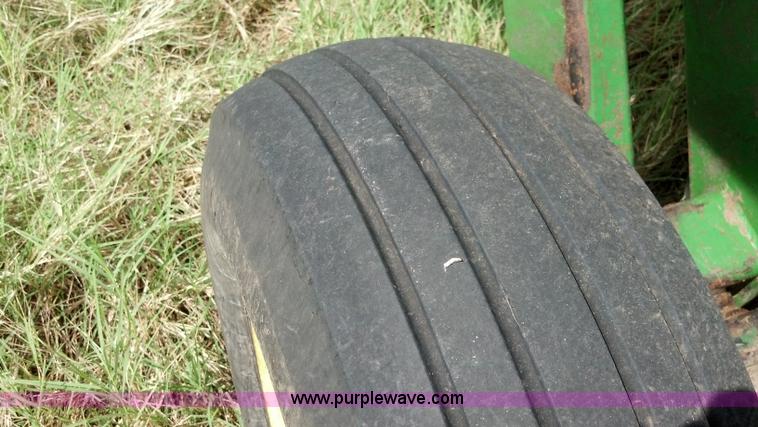 image for item AJ9387 John Deere 650 double off-set disk