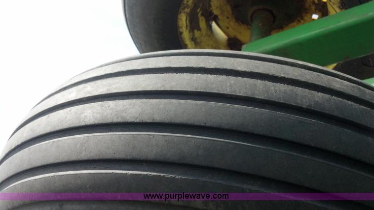 image for item AJ9387 John Deere 650 double off-set disk