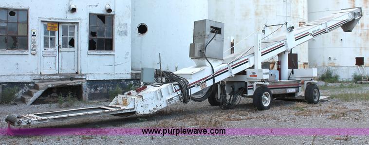 image for item AK9652 Wilson 40' rail car unloading conveyor