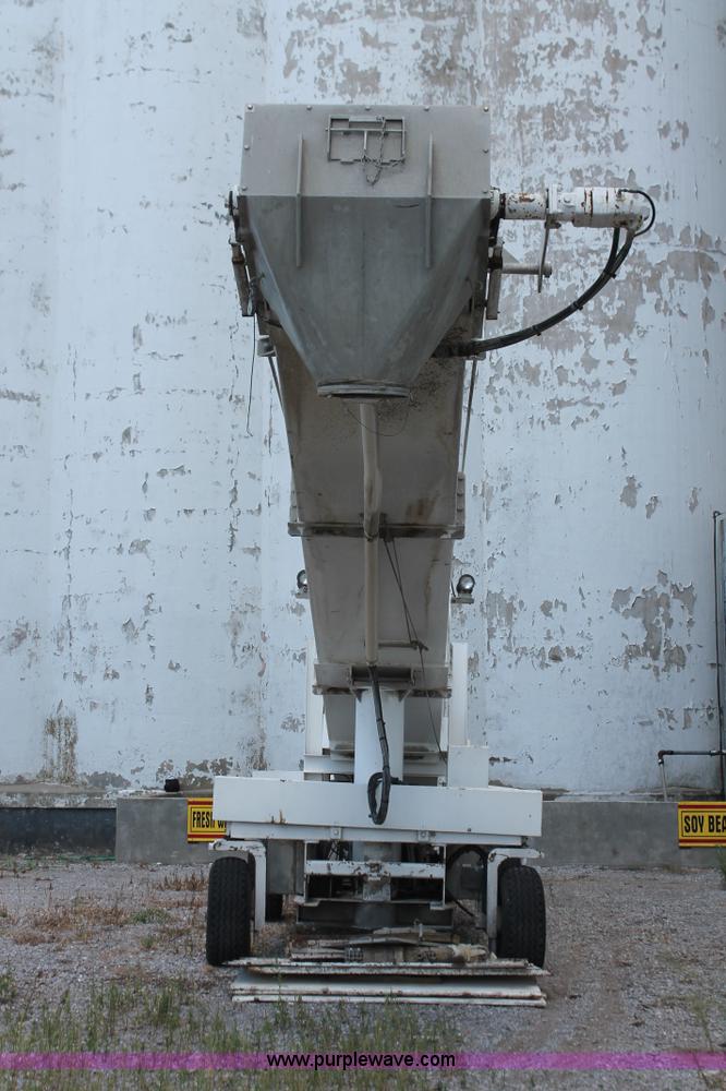 image for item AK9652 Wilson 40' rail car unloading conveyor