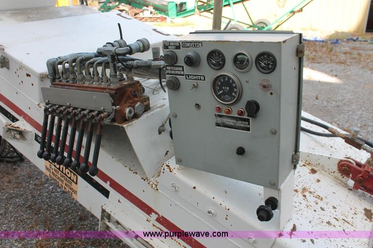 image for item AK9652 Wilson 40' rail car unloading conveyor