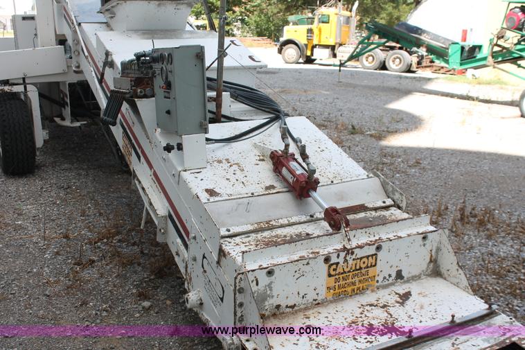 image for item AK9652 Wilson 40' rail car unloading conveyor