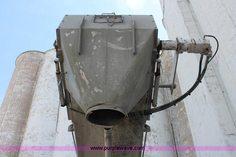 image for item AK9652 Wilson 40' rail car unloading conveyor