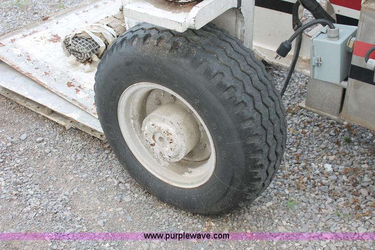 image for item AK9652 Wilson 40' rail car unloading conveyor