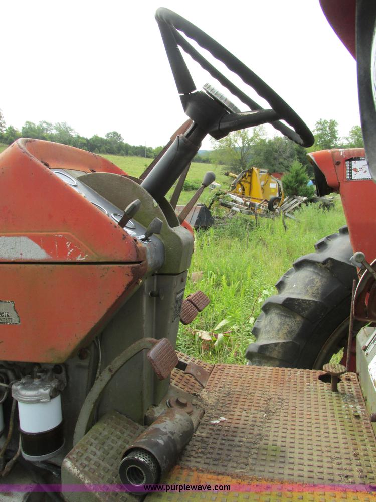 image for item AW9905 Massey-Ferguson 180 tractor