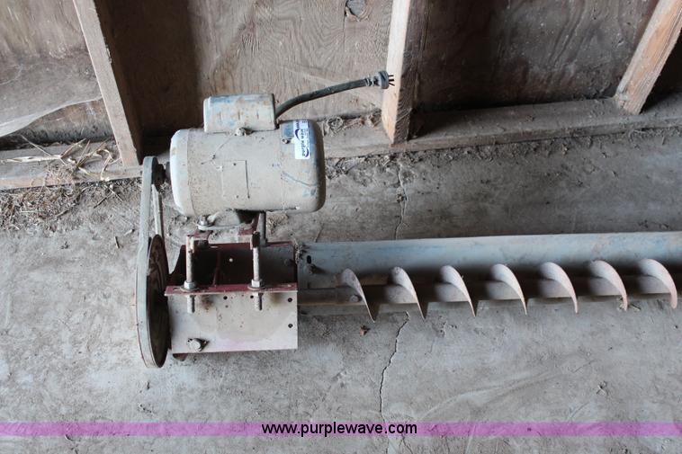 8'L grain bin sweep auger in Tonganoxie, KS Item BA9058 sold Purple