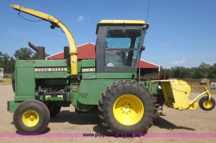 image for item D2134 1990 John Deere 5830 forage harvester