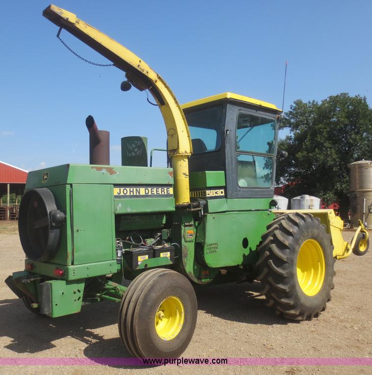 image for item D2134 1990 John Deere 5830 forage harvester