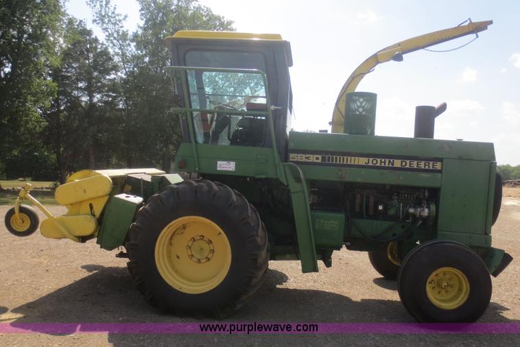 image for item D2134 1990 John Deere 5830 forage harvester