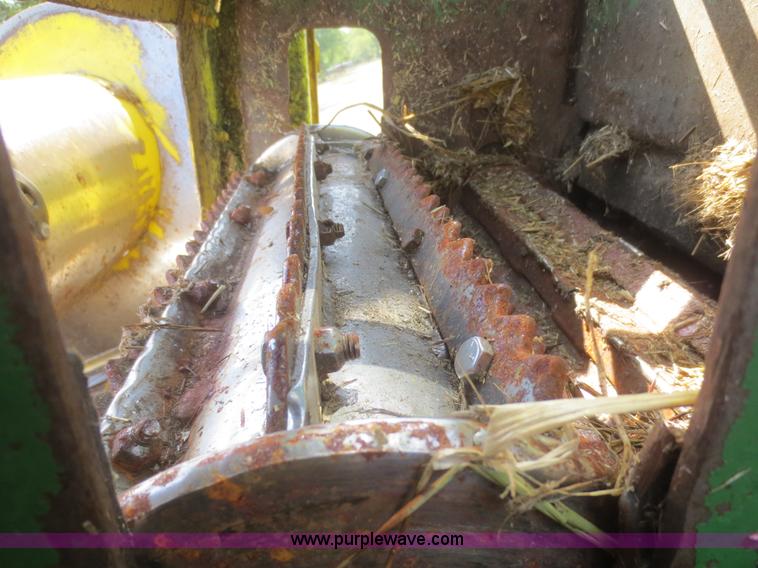 image for item D2134 1990 John Deere 5830 forage harvester