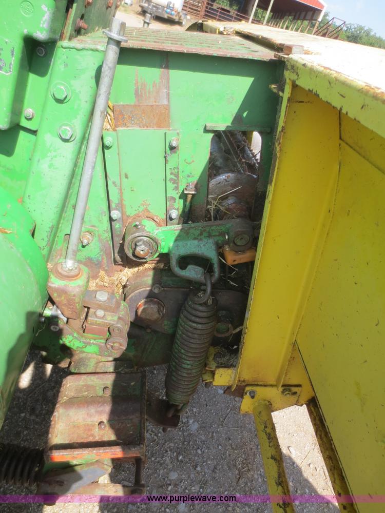 image for item D2134 1990 John Deere 5830 forage harvester