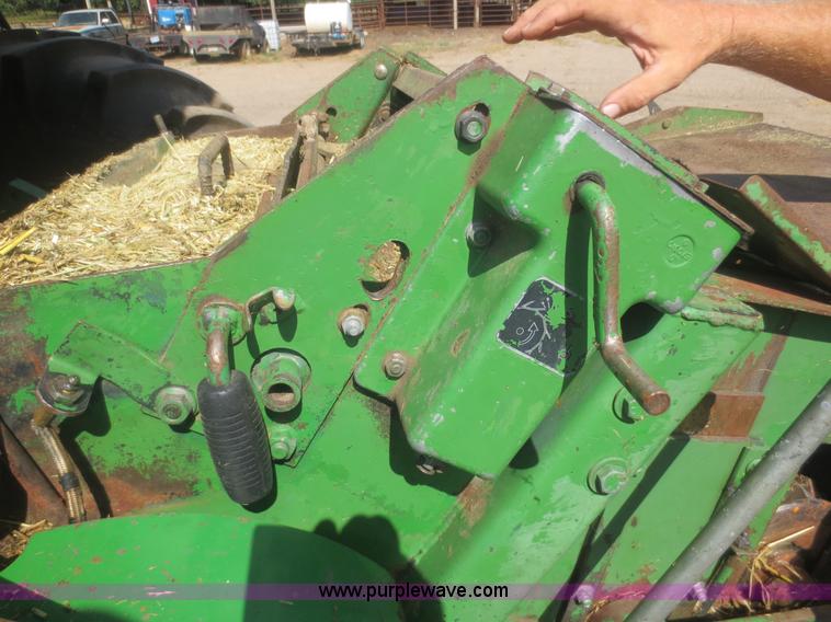 image for item D2134 1990 John Deere 5830 forage harvester