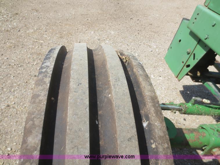 image for item D2134 1990 John Deere 5830 forage harvester