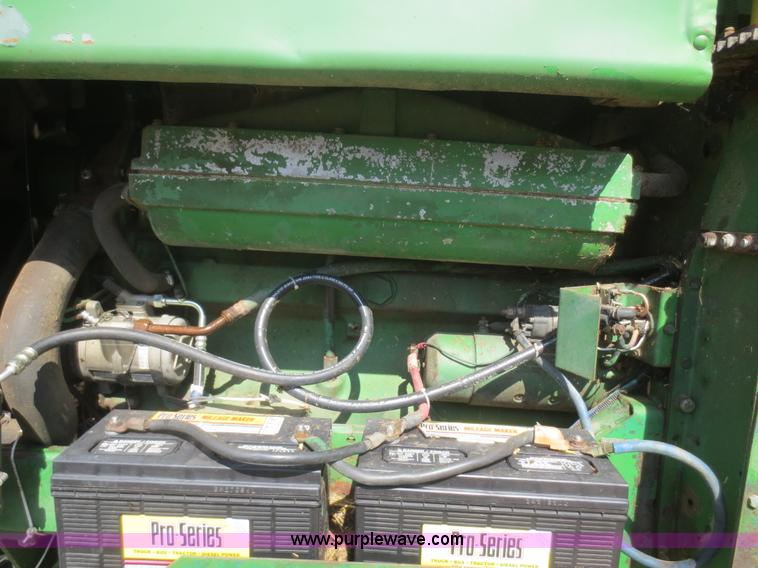 image for item D2134 1990 John Deere 5830 forage harvester