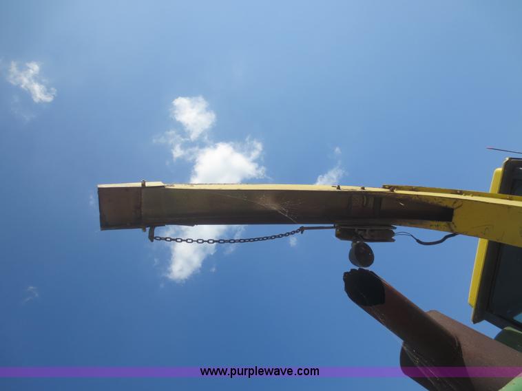 image for item D2134 1990 John Deere 5830 forage harvester