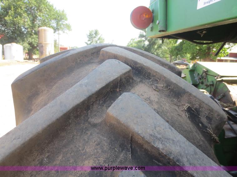 image for item D2134 1990 John Deere 5830 forage harvester