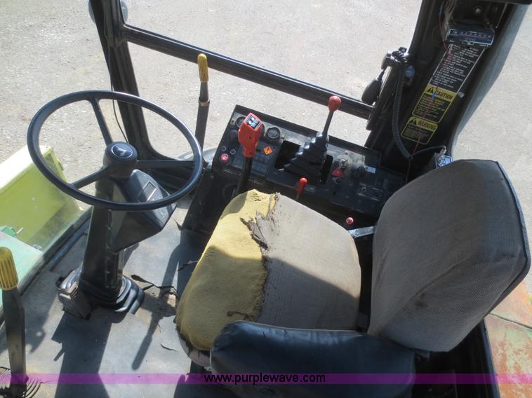 image for item D2134 1990 John Deere 5830 forage harvester