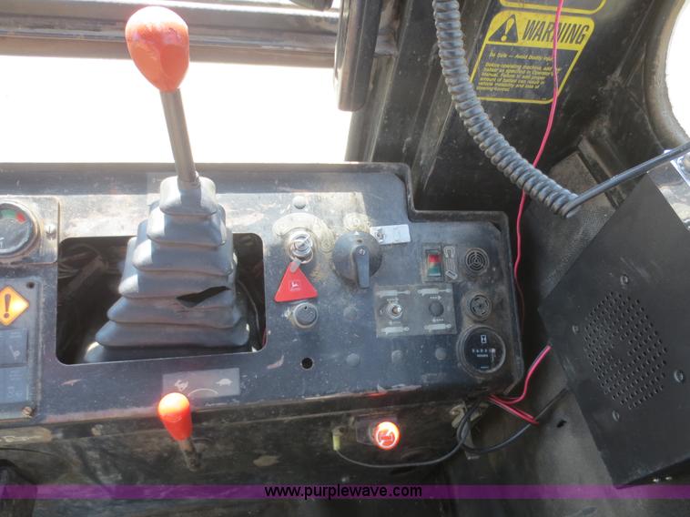 image for item D2134 1990 John Deere 5830 forage harvester