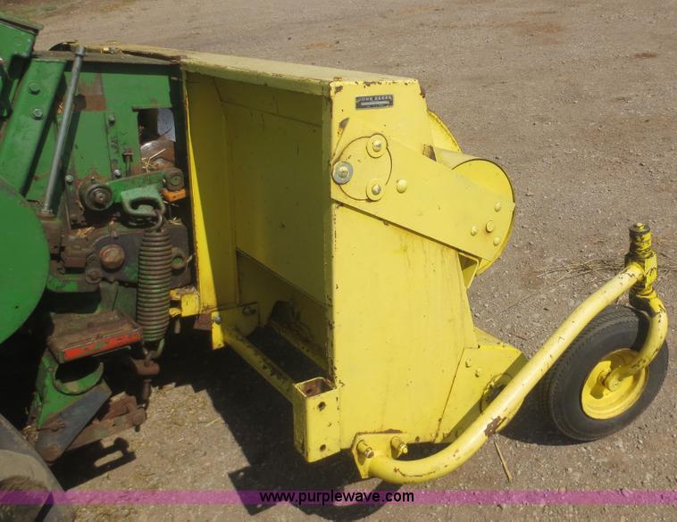 image for item D2134 1990 John Deere 5830 forage harvester