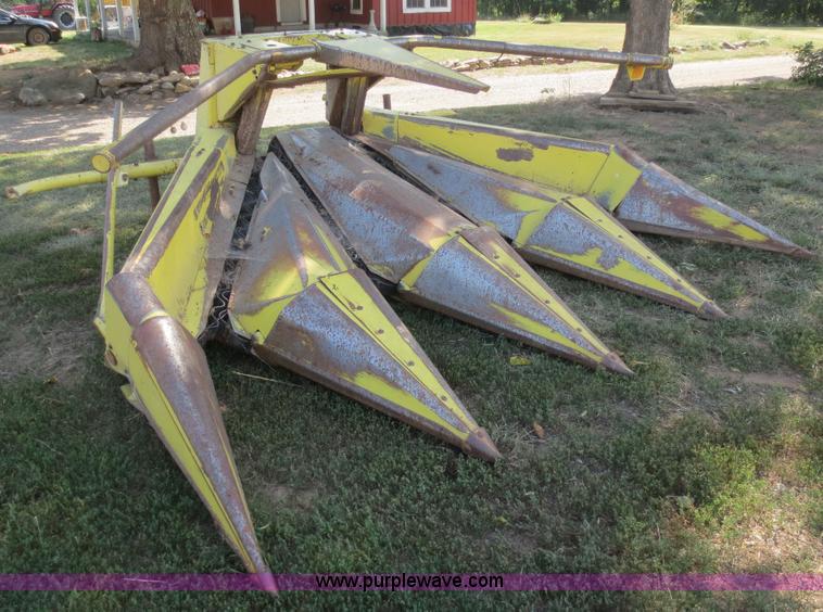 image for item D2134 1990 John Deere 5830 forage harvester