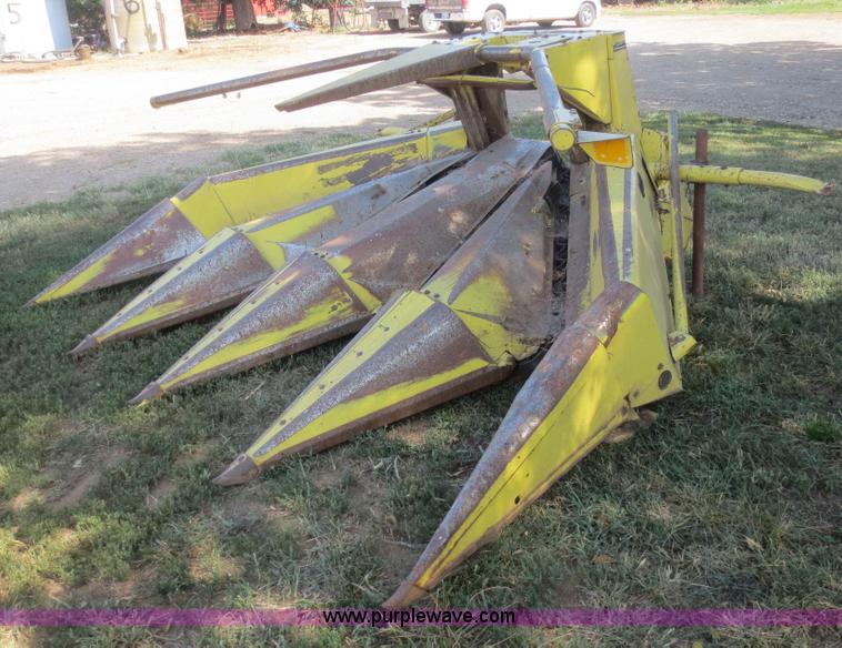 image for item D2134 1990 John Deere 5830 forage harvester