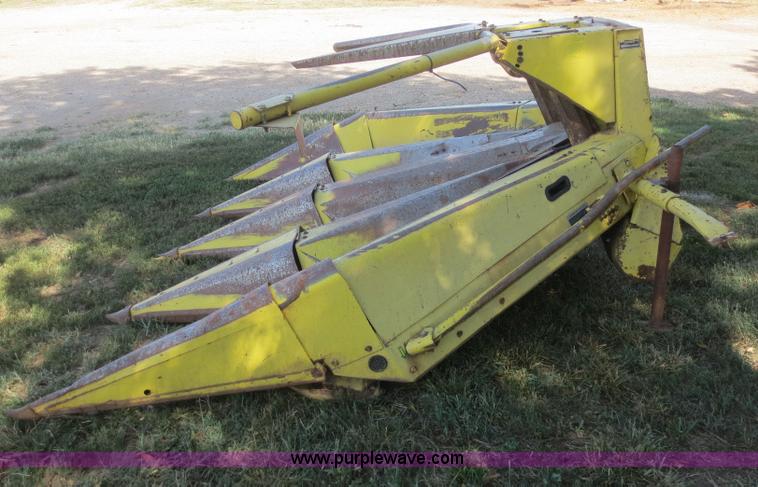 image for item D2134 1990 John Deere 5830 forage harvester
