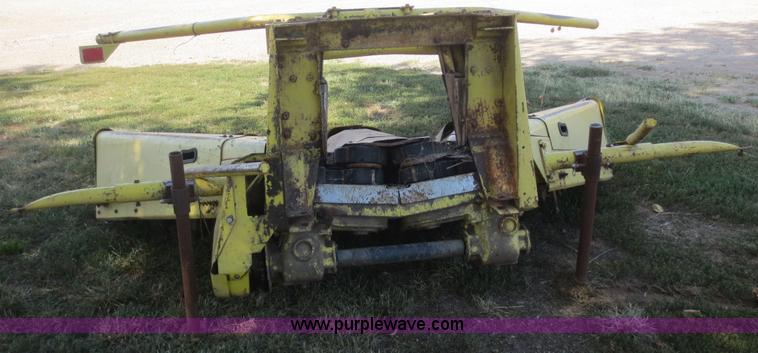 image for item D2134 1990 John Deere 5830 forage harvester