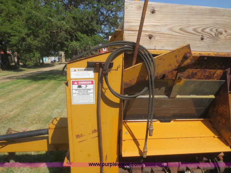 image for item D2135 Knight 8014 Pro Twin manure spreader