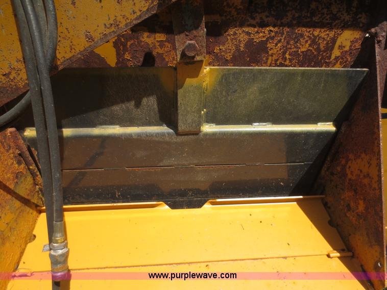 image for item D2135 Knight 8014 Pro Twin manure spreader