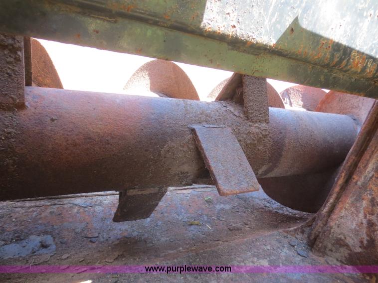 image for item D2135 Knight 8014 Pro Twin manure spreader