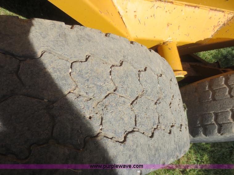 image for item D2135 Knight 8014 Pro Twin manure spreader