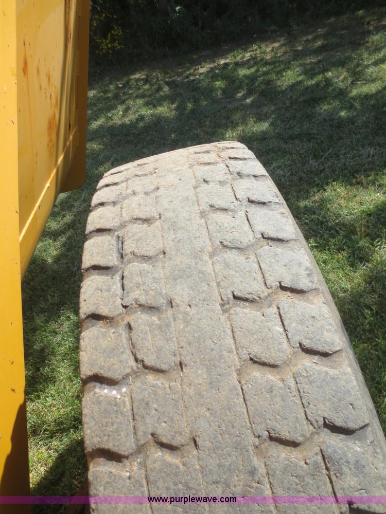 image for item D2135 Knight 8014 Pro Twin manure spreader