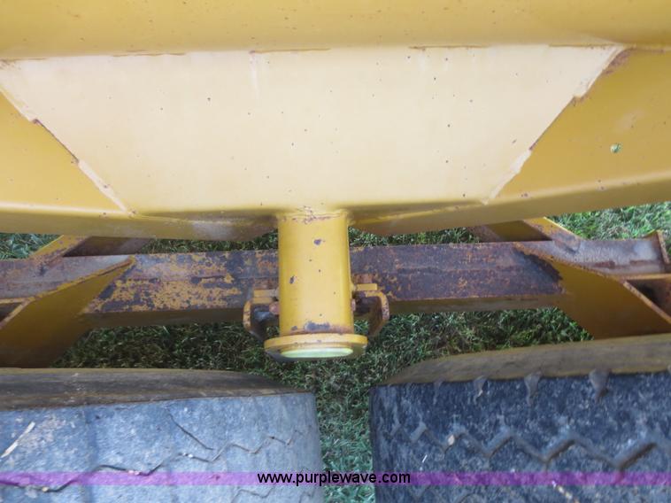 image for item D2135 Knight 8014 Pro Twin manure spreader