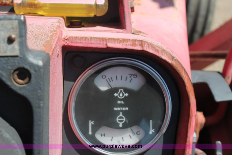 image for item E4292 1973 International 1466 tractor