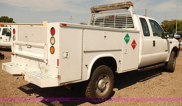 image for item E7801 2006 Ford F250 Super Duty XL SuperCab utility truck