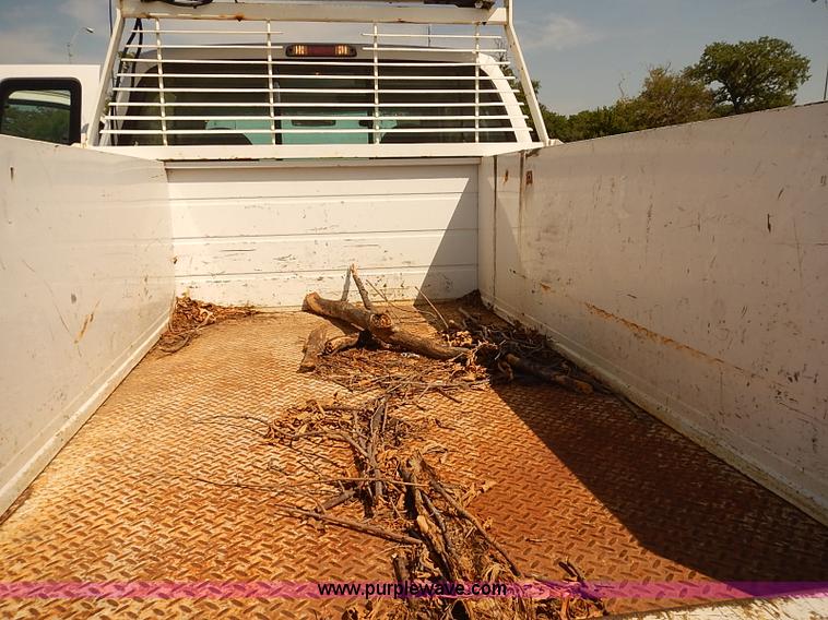 image for item E7801 2006 Ford F250 Super Duty XL SuperCab utility truck