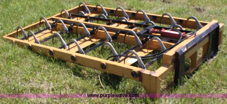image for item F3295 Agway Accumul 8 Plus 4 bale grapple