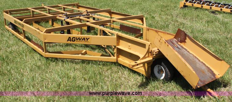 image for item F3296 Agway Accumul 8 Plus 4 bale accumulator