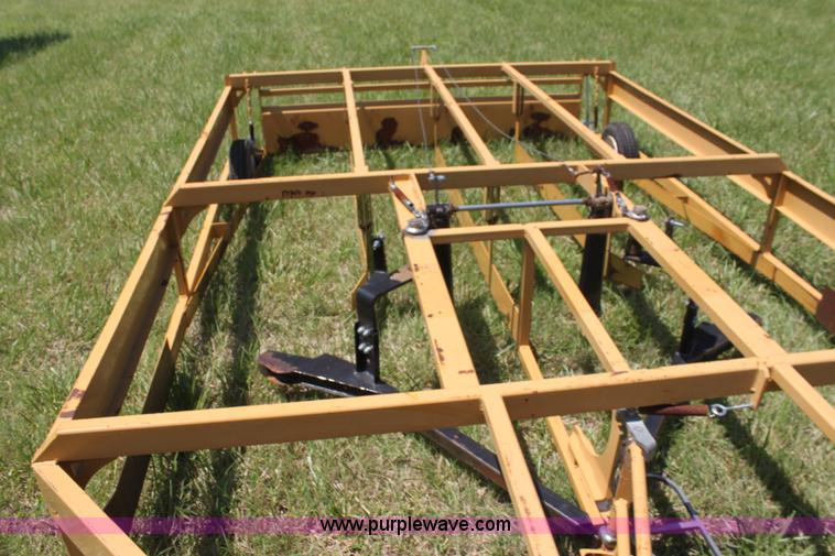 image for item F3296 Agway Accumul 8 Plus 4 bale accumulator