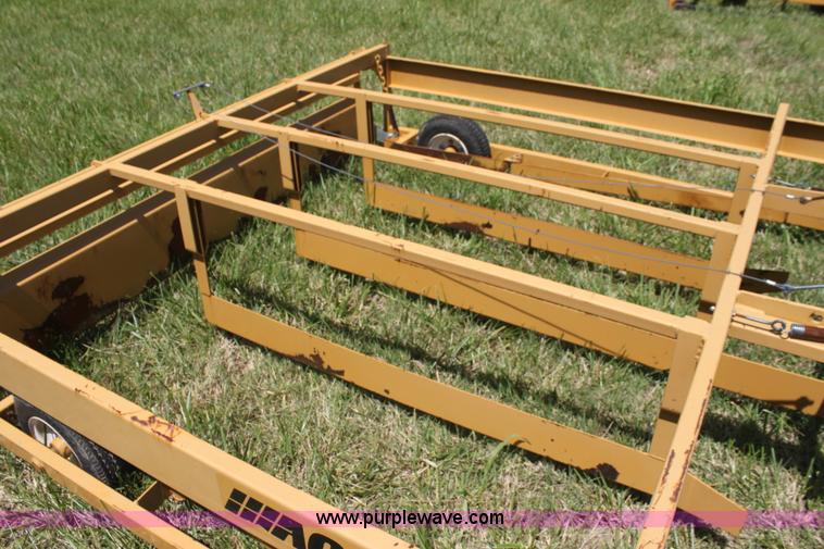 image for item F3296 Agway Accumul 8 Plus 4 bale accumulator