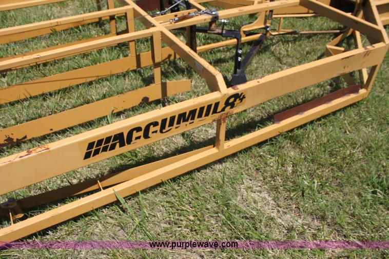 image for item F3296 Agway Accumul 8 Plus 4 bale accumulator