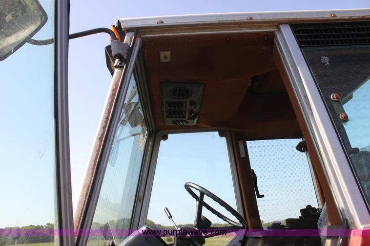 image for item F3322 Massey-Ferguson 698 MFWD tractor