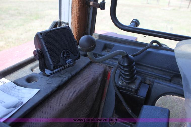 image for item F3322 Massey-Ferguson 698 MFWD tractor