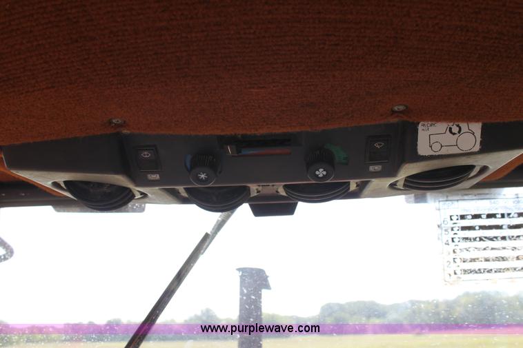 image for item F3322 Massey-Ferguson 698 MFWD tractor