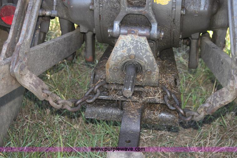 image for item F3322 Massey-Ferguson 698 MFWD tractor