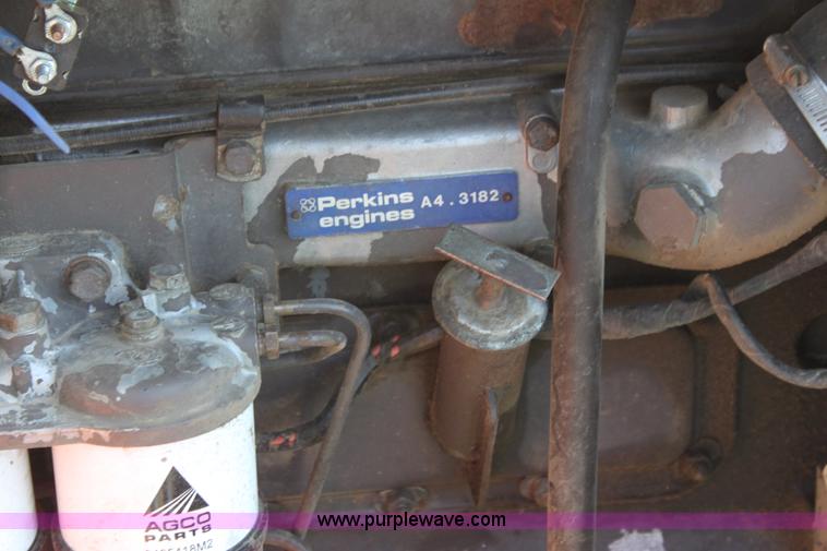 image for item F3322 Massey-Ferguson 698 MFWD tractor